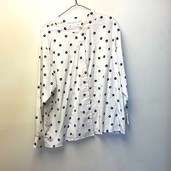 Beautiful Blouse - Picture 1 of 7